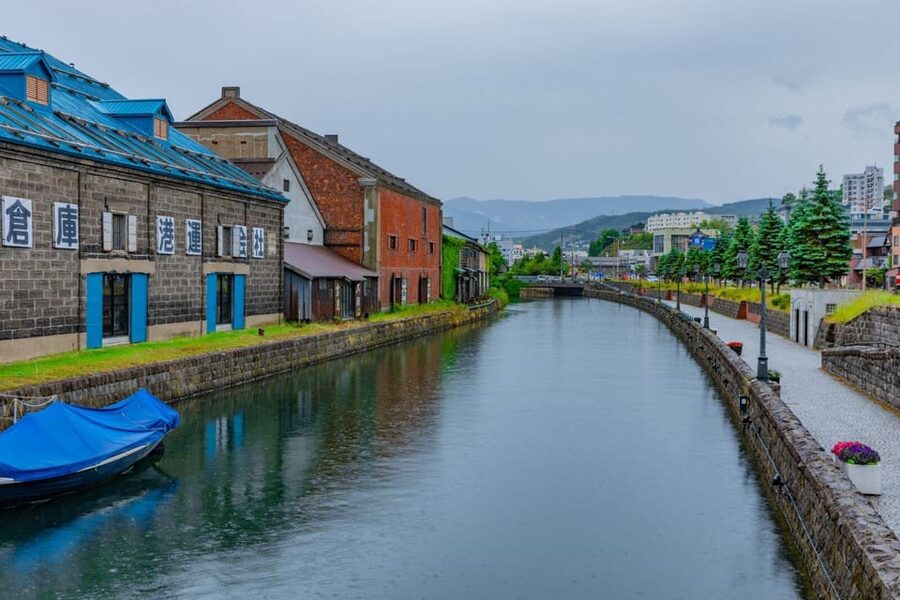 1-Day Tour Sapporo: The port city of Otaru & Local Brewery - Making Glass at the Kitaichi Glass Factory