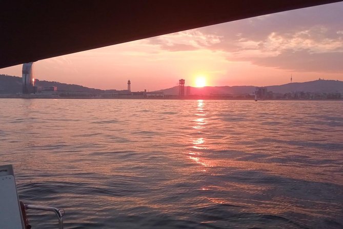 2-Hour Sailing Tour in Barcelona with Open Bar & Snacks - El Peix, Barcelona’s golden fish