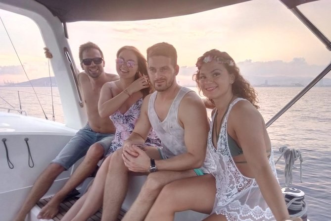 2-Hour Sailing Tour in Barcelona with Open Bar & Snacks - What the two hours feel like