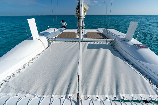 2 in 1 Catamaran to Isla Mujeres Tour from Cancun with Open Bar - The catamaran ride and the open bar