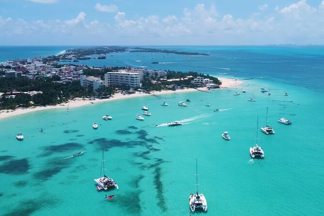 2x1 Tour: Isla Contoy, Isla Mujeres, Open Bar, Lunch and Transfers - Buffet lunch and the onboard open bar
