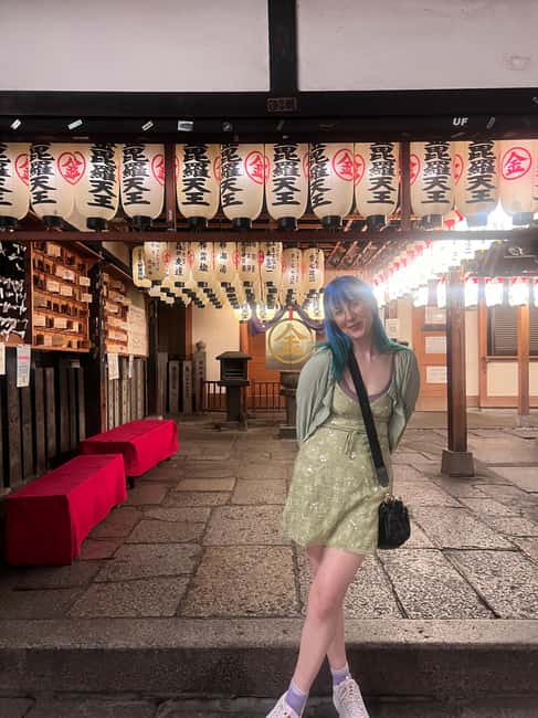 3.5h Osaka Night guided Local Bar Hopping, Sake & Karaoke - What the $40 price does and does not buy