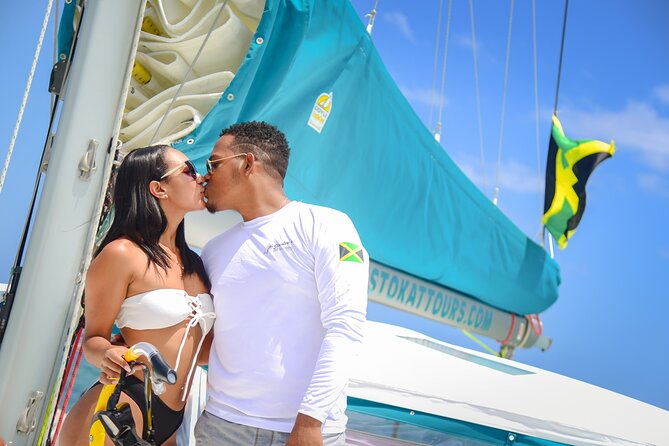 3.5hr Private Catamaran Cruise with Snorkeling, DJ, Bar, Food - The crew can make or break the day