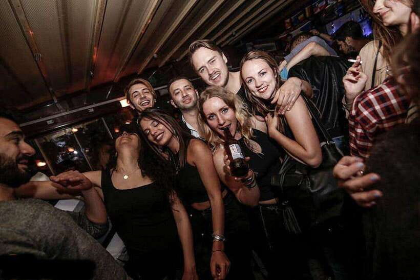 4-Hour Shanghai Pub Crawl (bars & nightclub hopping) - What $23 really gets you