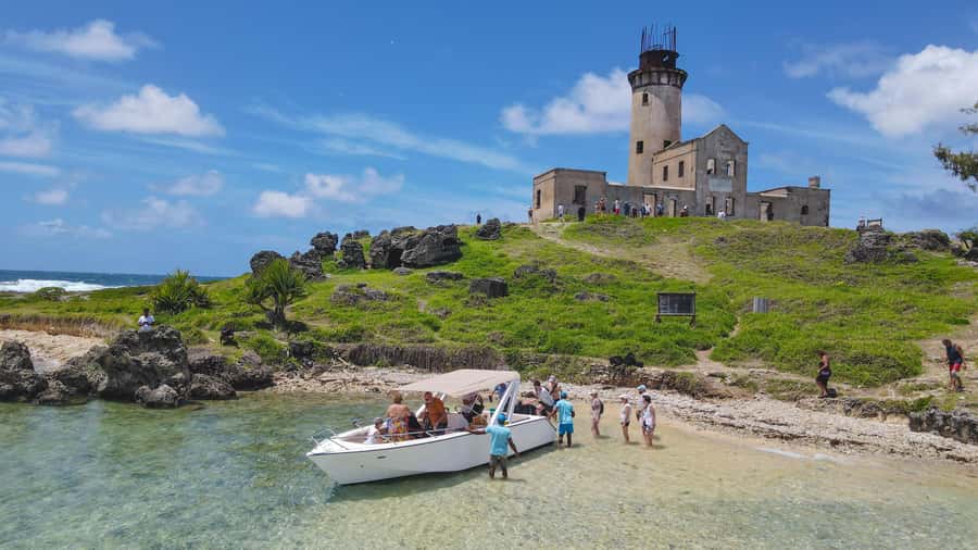 5 Islands Speedboat Cruise, Snorkeling + Lunch & Open Bar - Ile aux Fouqets Lighthouse and the historical side