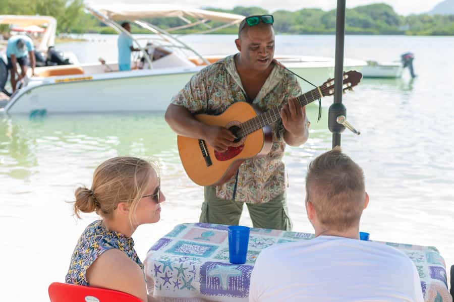 5 Islands Speedboat Cruise, Snorkeling + Lunch & Open Bar - Snorkeling near Blue Bay Marine Park