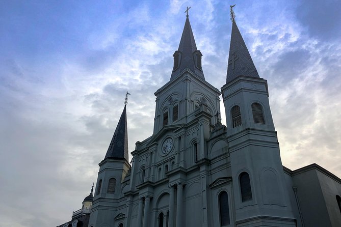 Adults Only Haunted Pub Crawl in New Orleans - Lafitte’s Blacksmith Shop Bar