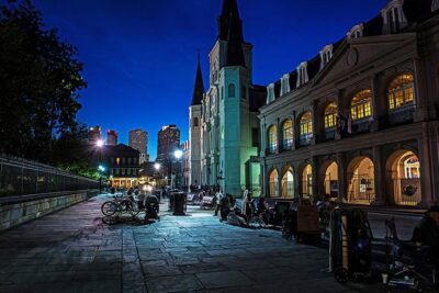 Adults Only Haunted Pub Crawl in New Orleans