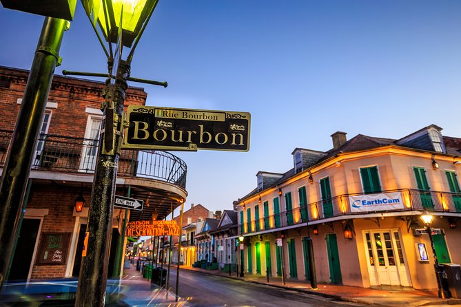 Adults Only Haunted Pub Crawl in New Orleans - Walking, weather, and accessibility