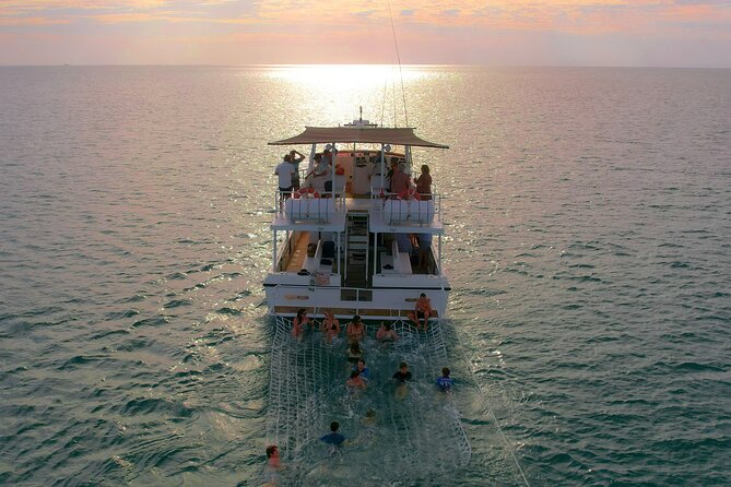 Afternoon Broome Town Tour including Beer Tasting & Sunset Drinks - Sunset drinks and snacks by the ocean
