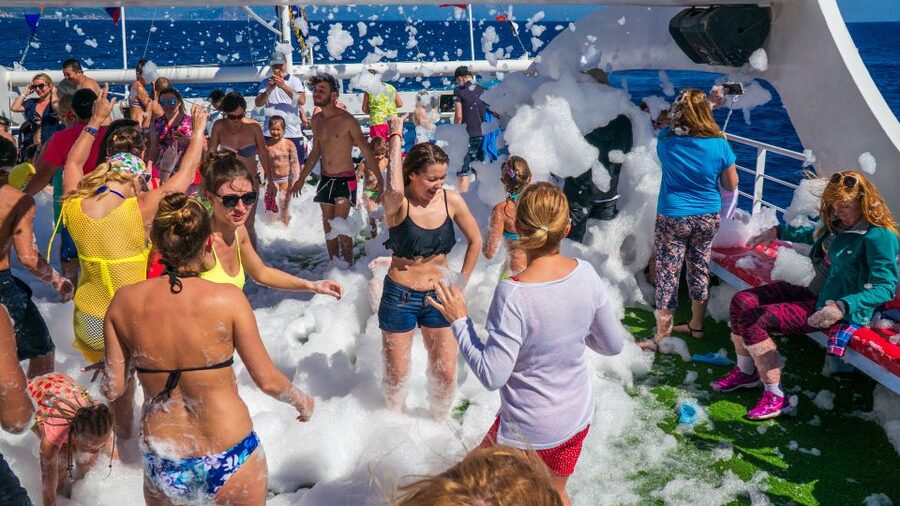 Alanya: Disco Boat Tour with Foam Party and Unlimited Drinks - Setting sail from Alanya Harbor
