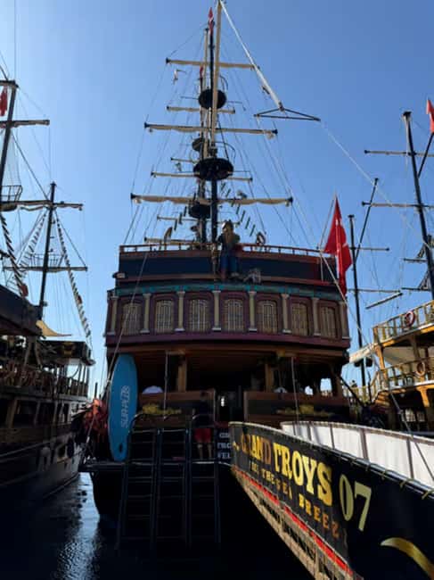 Alanya: Luxury Pirate Boat with Lunch & Unlimited Drinks - Foam party, music, and pirate-style fun