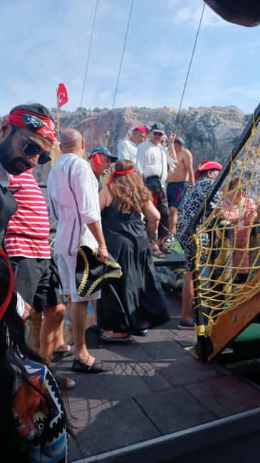 Alanya: Luxury Pirate Boat with Lunch & Unlimited Drinks - Is this Alanya pirate cruise worth booking?