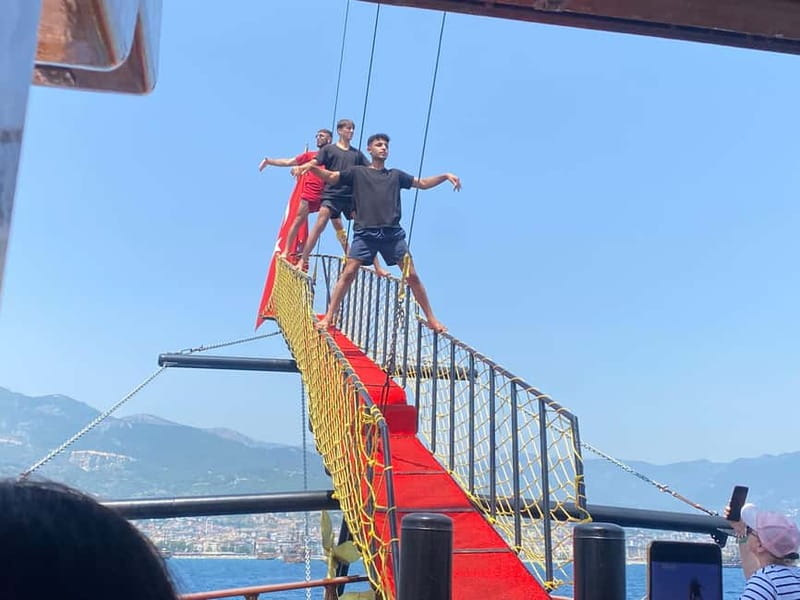 Alanya: Pirate Boat with Pickup, Lunch, & Unlimited Drinks - Lunch at Ulas Beach