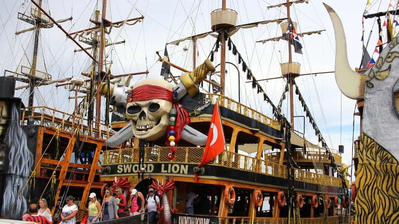 Alanya: Pirate Boat with Transfer, Lunch & Unlimited Drinks - What to bring and how to make the day easier