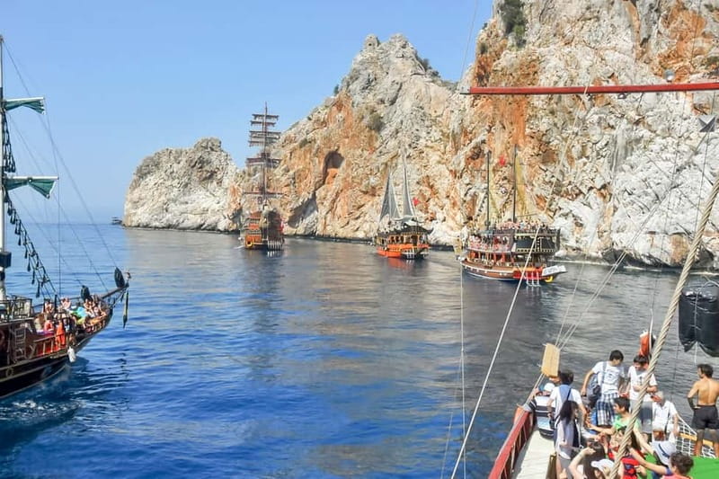 Alanya: Pirate Boat with Transfer, Lunch & Unlimited Drinks - Who should book this Alanya boat trip?