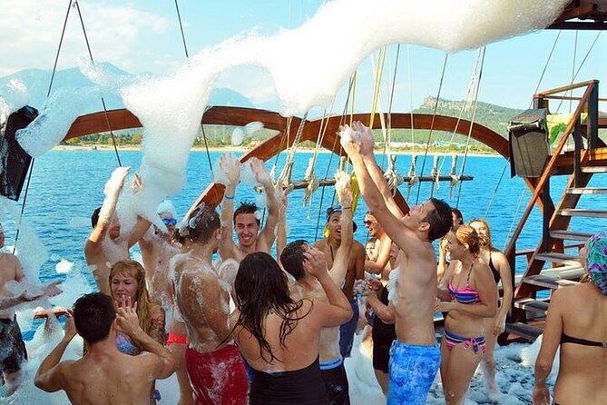 Alanya : Pirate Party Boat Trip w/ Transfer Lunch and Soft Drinks - Swimming beside Alanya’s caves
