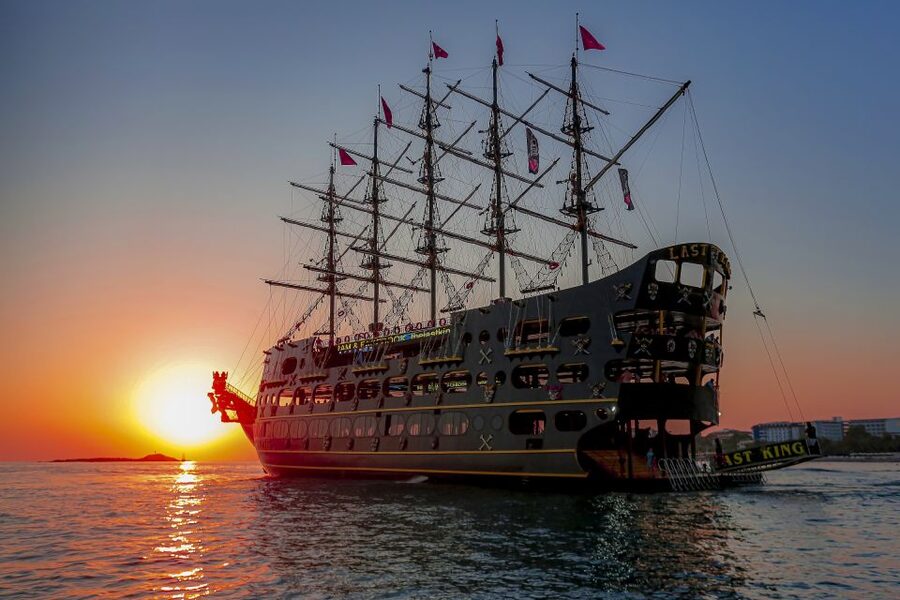 Alanya: Sunset Cruise and Party Boat - What the $33 price includes