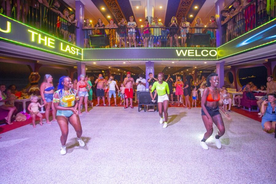 Alanya: Sunset Cruise and Party Boat - Music, dancing, and the foam cannon