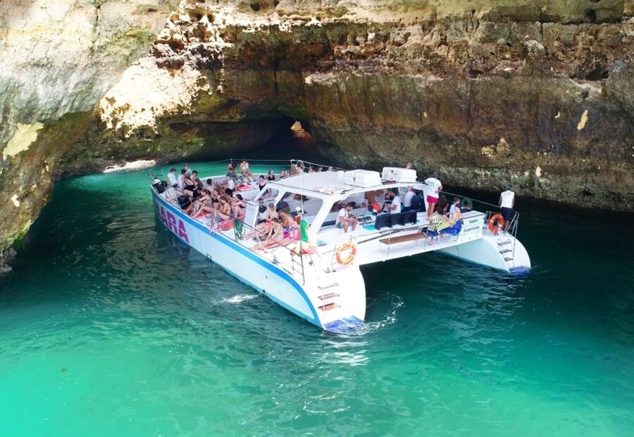 Albufeira: Catamaran Cruise with BBQ & Open Bar on the Beach - Champagne on the way back