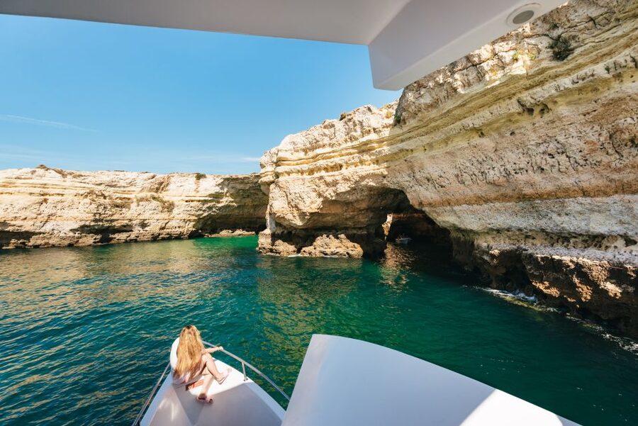 Albufeira: Sightseeing Cruise with Beach BBQ and Open Bar - What the open bar includes