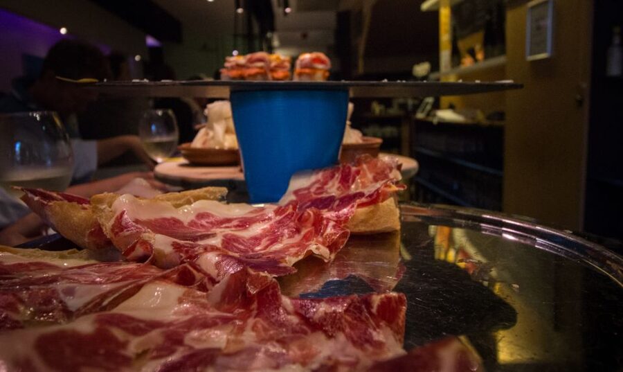 Alicante: Central Market Guided Food Tour with Tapas Bars - Practical details that matter