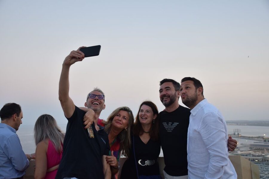 Alicante: Craft Beer Tasting at Santa Barbara Castle - Reaching the castle from Postiguet Beach