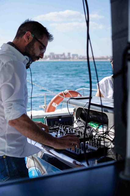 Altea: Catamaran Party Boat - Music, dancing, and the party atmosphere