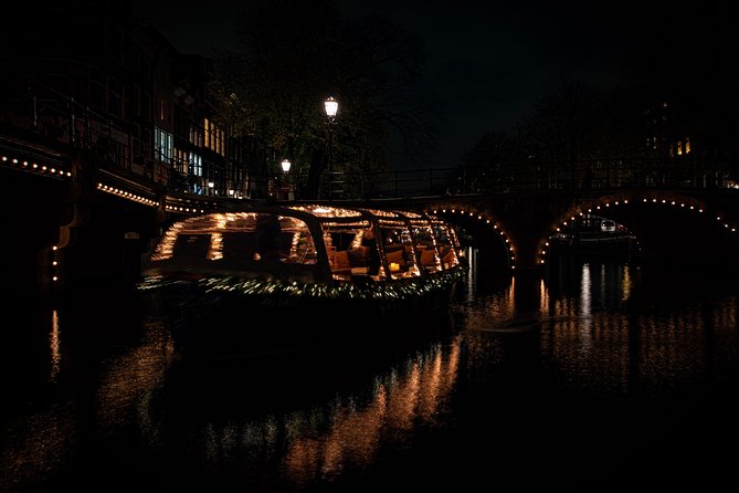 Amsterdam 2-Hour Evening Cruise With Live Guide and Bar - Sunset views and the best departure time