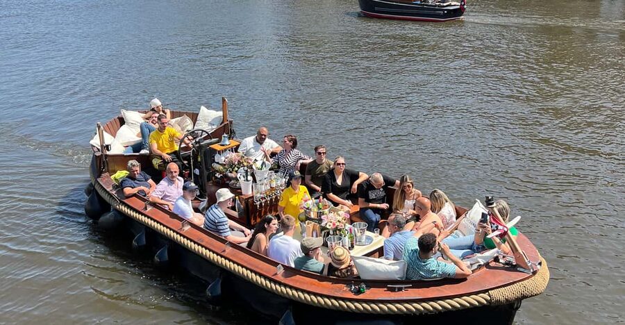 Amsterdam: Boat Tour with Optional Unlimited Drinks - Unlimited drinks and the real value at $23