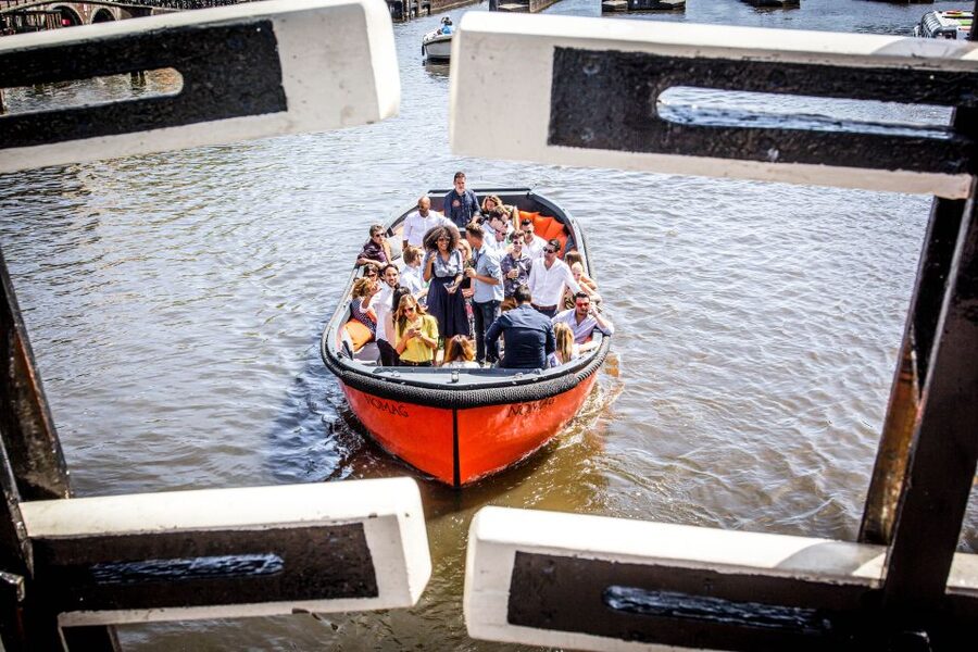 Amsterdam: Canal Belt Private Beer Boat Tour - What $235 per person really buys
