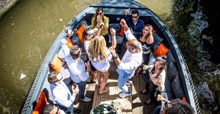 Amsterdam: Canal Belt Private Beer Boat Tour - Boarding beside Seapalace