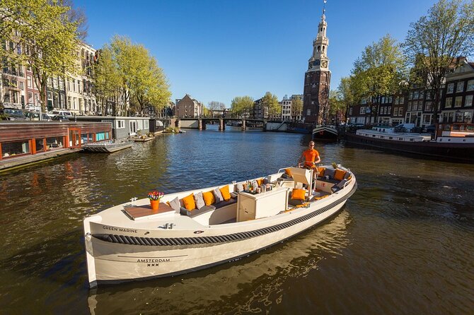 Amsterdam Canal Cruise with German Guide and unlimited drinks - The old harbor and the botanical garden