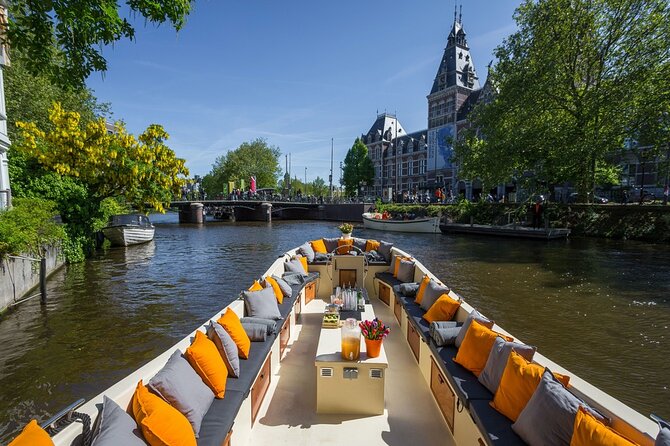 Amsterdam Canal Cruise with German Guide and unlimited drinks - Herengracht and the Seven Bridges
