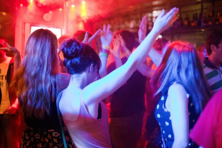 Amsterdam: City Center Bar Crawl and Nightlife Experience - The social side works well for solo visitors