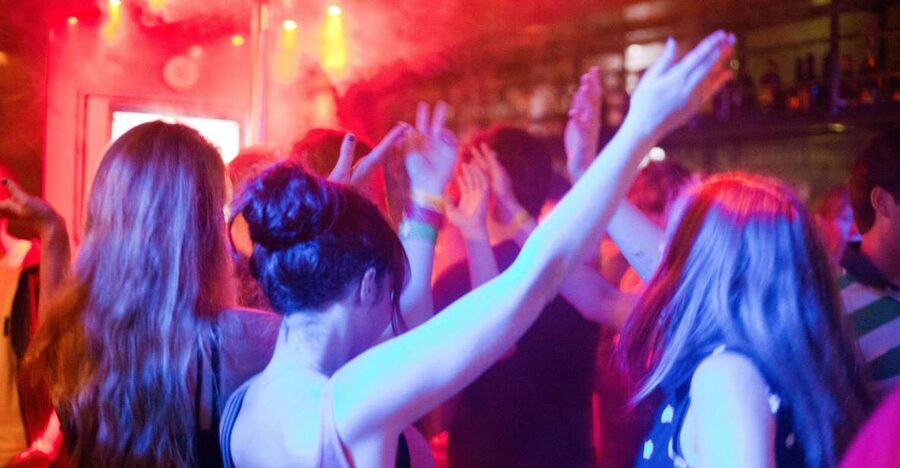 Amsterdam: City Center Bar Crawl and Nightlife Experience - Four dance bars before the final club