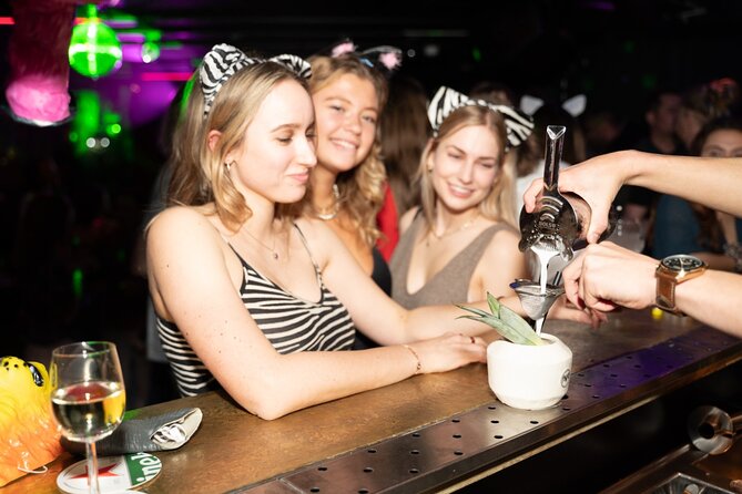Amsterdam: City Centre Bar Crawl and Nightlife Experience - What this Amsterdam night is really like