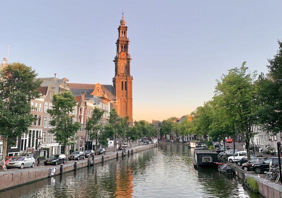 Amsterdam: German Canal Cruise with Unlimited Drinks Option - Is the unlimited drinks option good value?
