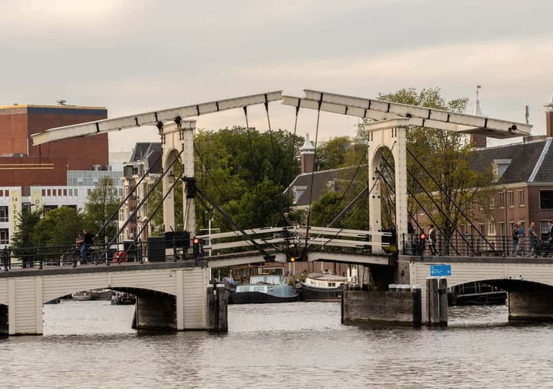 Amsterdam: German Canal Cruise with Unlimited Drinks Option - Magere Brug and the Amstel