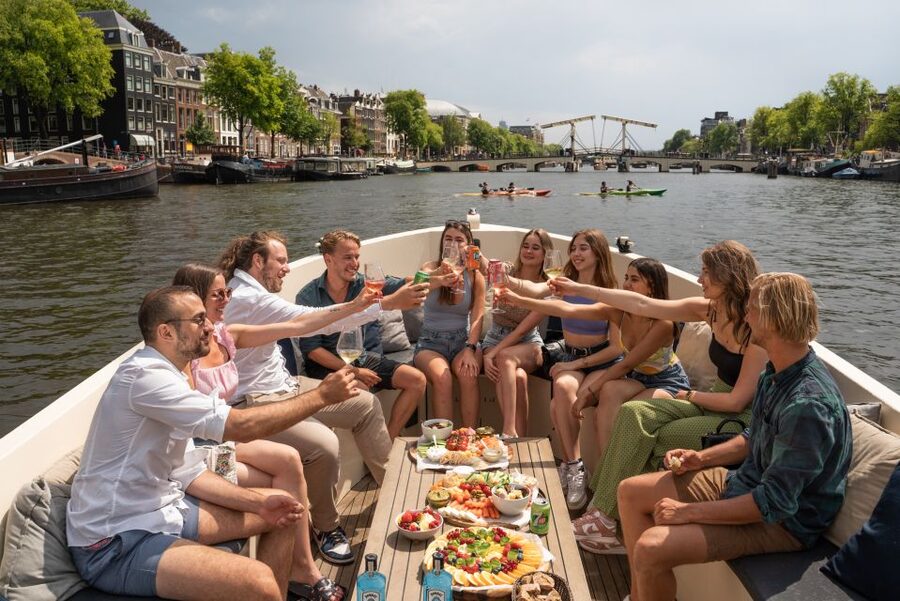Amsterdam: German Guided Canal Cruise with on Board Bar - The Dancing Houses and the first canal views