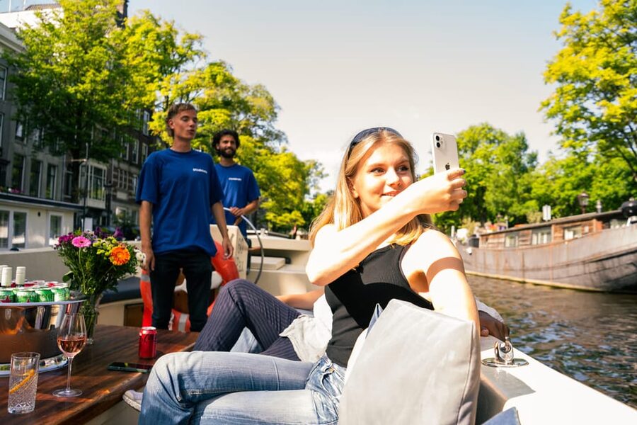 Amsterdam: German Guided Canal Cruise with on Board Bar - Maritime Amsterdam at Het Scheepvaartmuseum