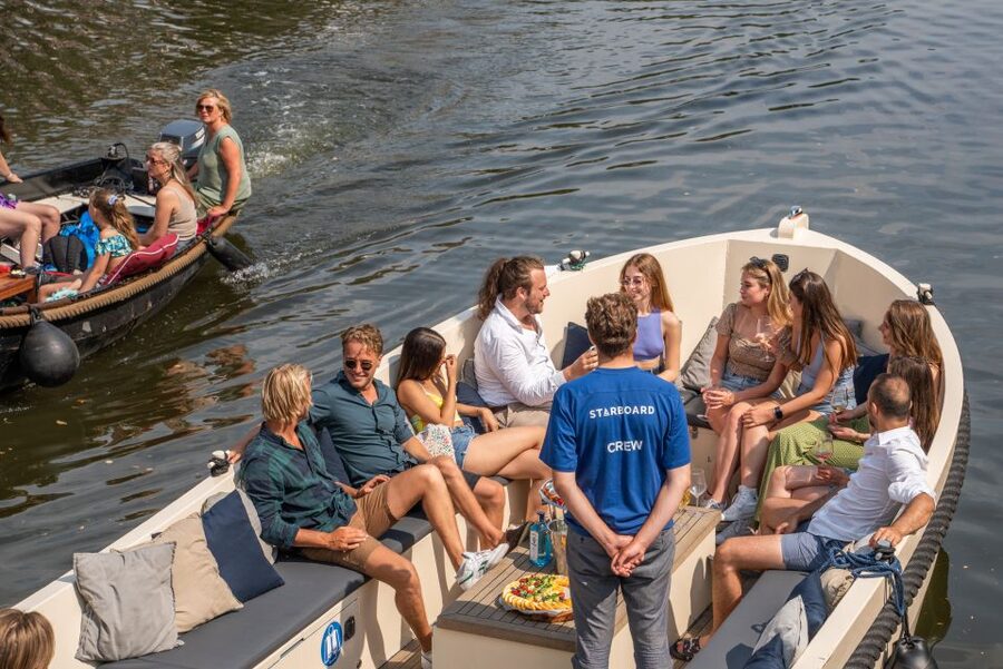 Amsterdam: German Guided Canal Cruise with on Board Bar - Boarding near Rembrandtplein and the Amstel