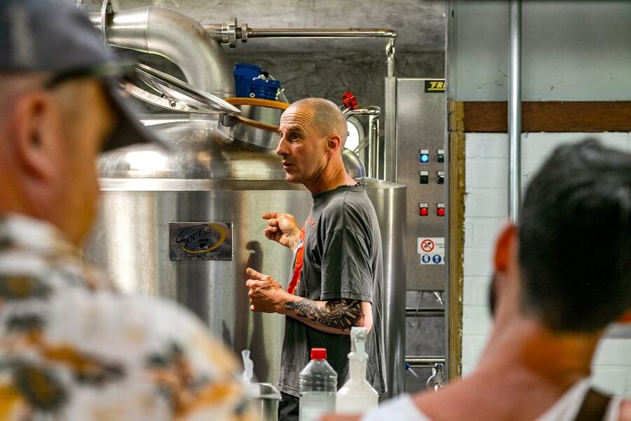 Amsterdam: Guided Craft Beer Brewery Bus Tour with Tastings - Breugem Beer and the final pour
