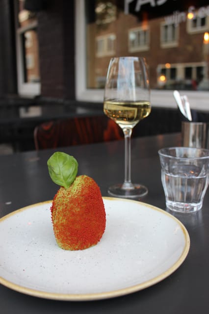 Amsterdam: High Wine at wine bar Paskamer, 3-rounds - My recommendation for your Amsterdam plans
