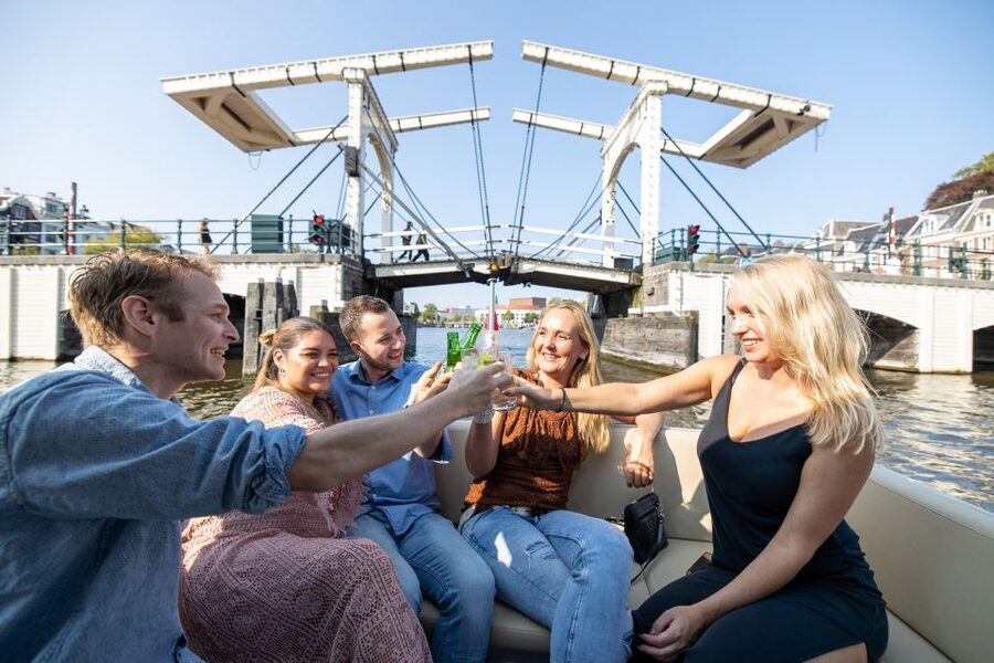 Amsterdam: Historic Boat Cruise with open bar and nibbles - Why the small group is worth the money