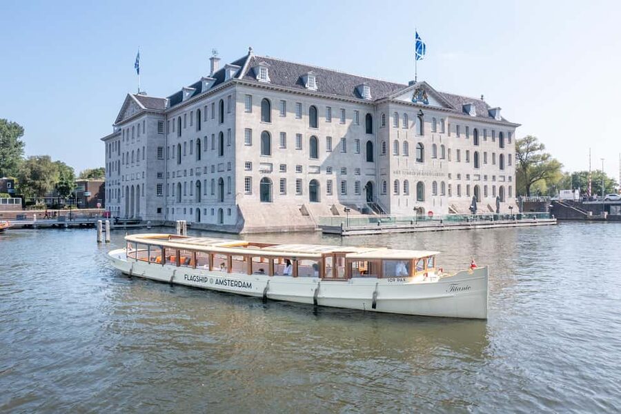 Amsterdam: King's Day Party Cruise with Open Bar & Music - Who will enjoy this most?