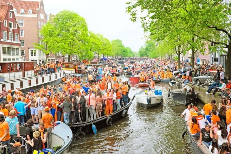Amsterdam: Kings Day Boat Party with Unlimited Drinks - Unlimited beer, wine, and alcohol-free drinks
