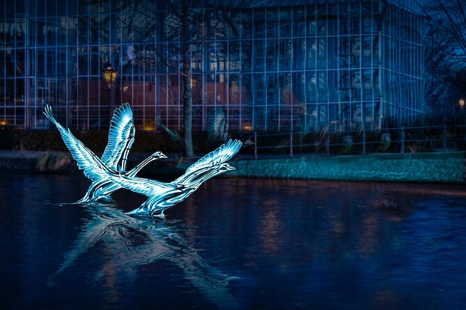Amsterdam: Light Festival Boat with Unlimited Drinks & Snack - Amsterdam Centraal and NEMO Science Museum