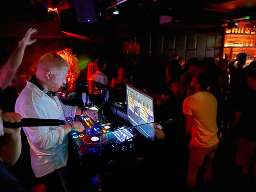 Amsterdam: Ludwig's Original Pub Crawl with VIP Club Entry - Is $27 a good deal?