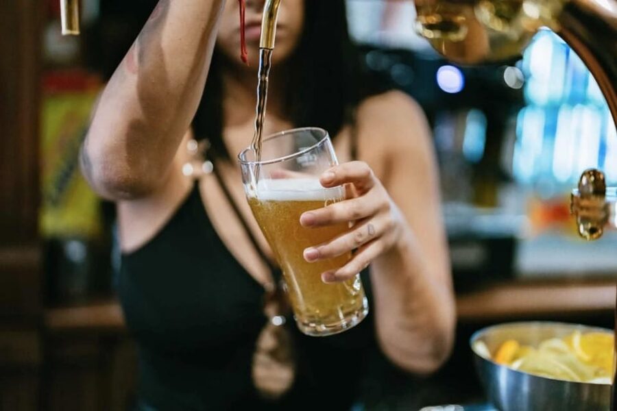 Amsterdam: Ludwig's Red Light Pub Crawl with VIP Club Entry - What the local guide adds to the night